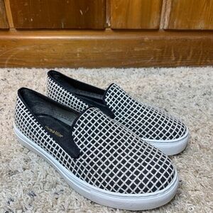 Mara & Mine Mesh slip-on sneakers Women’s size 6